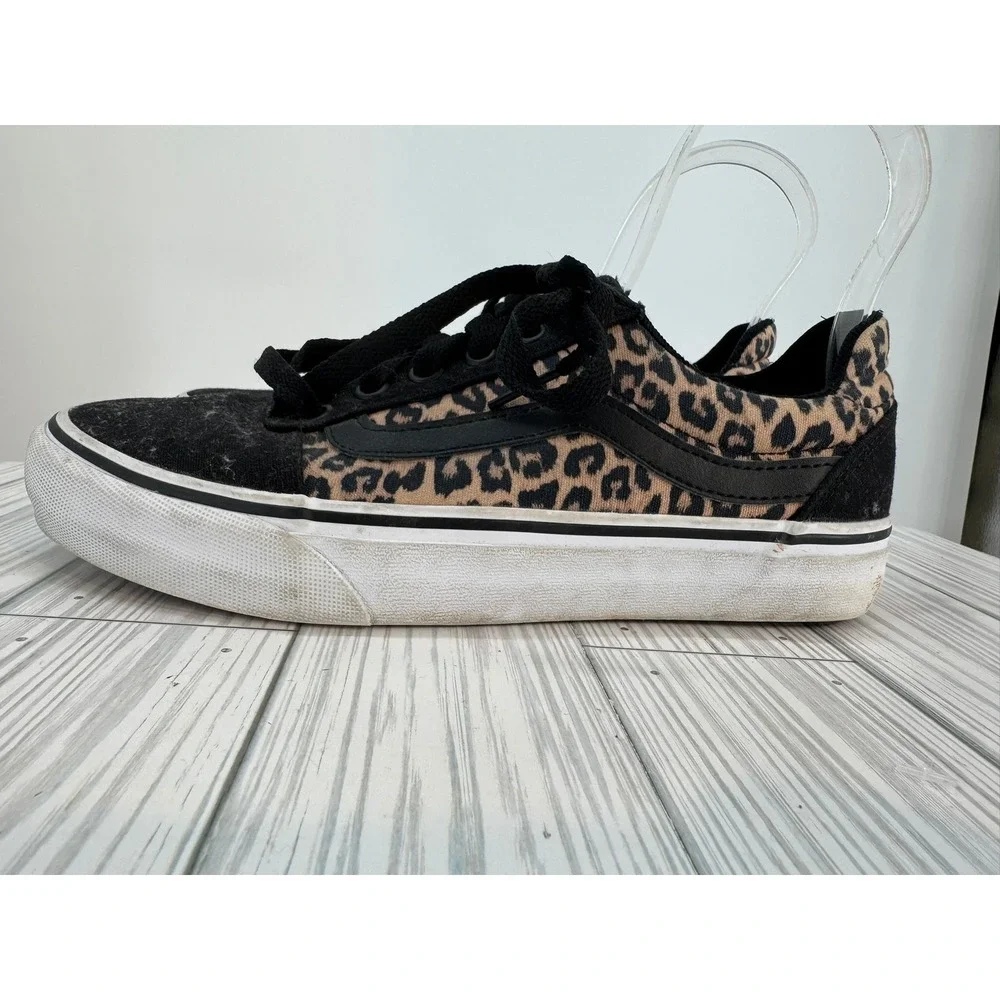 Vans Low‎ Top Black and Leopard Print Suede Skate Shoes Sneakers Women's 7.5